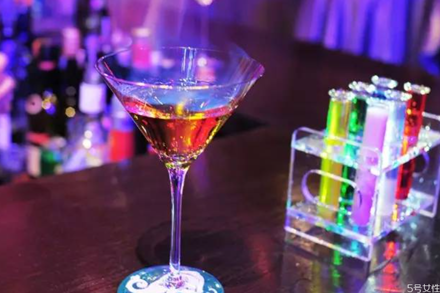 今夜不回家多少錢 酒吧今夜不回家是什么酒 今夜不回家多少錢 酒吧今夜不回家是什么酒