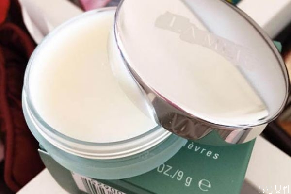 海藍(lán)之謎唇膏有沒(méi)有唇刷 海藍(lán)之謎唇膏用什么涂 海藍(lán)之謎唇膏有沒(méi)有唇刷 海藍(lán)之謎唇膏用什么涂