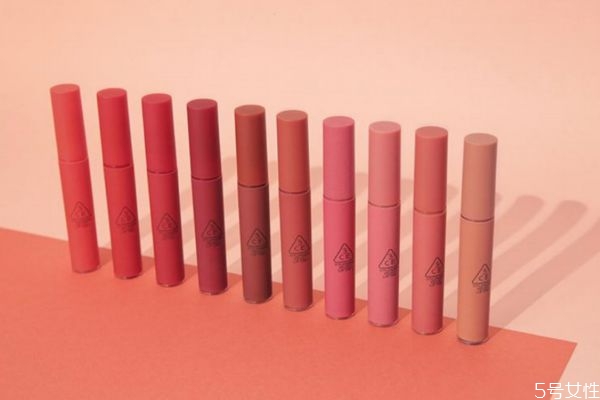 3ce唇釉最火的幾個(gè)色 3ce絲絨唇釉哪個(gè)色號(hào)好看 3ce唇釉最火的幾個(gè)色 3ce絲絨唇釉哪個(gè)色號(hào)好看