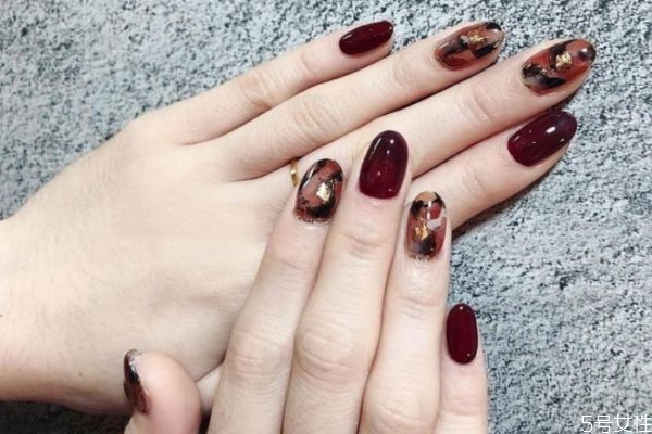 卸甲水保質(zhì)期多久 卸甲水過(guò)期了還能用嗎 卸甲水保質(zhì)期多久 卸甲水過(guò)期了還能用嗎