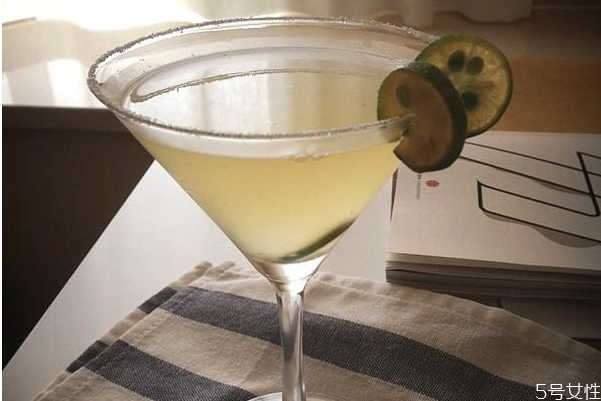 瑪格麗特雞尾酒多少度 瑪格麗特雞尾酒怎么喝 瑪格麗特雞尾酒多少度 瑪格麗特雞尾酒怎么喝
