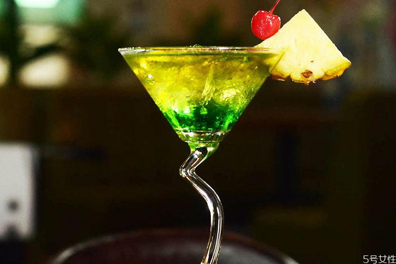 馬天尼怎么調(diào) 馬天尼雞尾酒配方 馬天尼怎么調(diào) 馬天尼雞尾酒配方