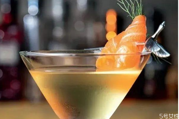 干馬天尼配方 干馬天尼和馬天尼區(qū)別 干馬天尼配方 干馬天尼和馬天尼區(qū)別