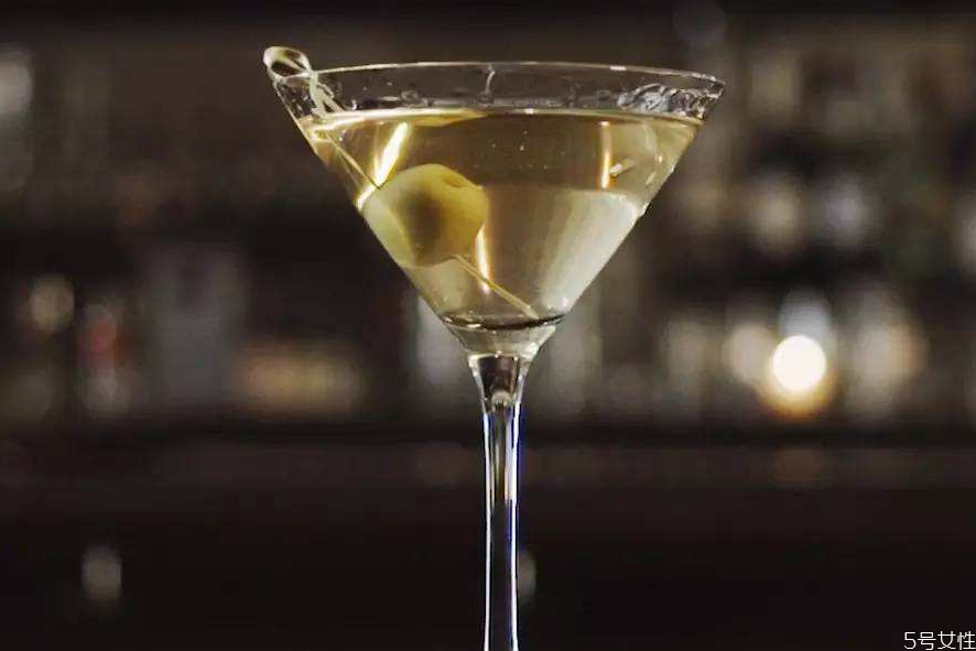 曼哈頓雞尾酒配方 曼哈頓雞尾酒怎么調(diào) 曼哈頓雞尾酒配方 曼哈頓雞尾酒怎么調(diào)