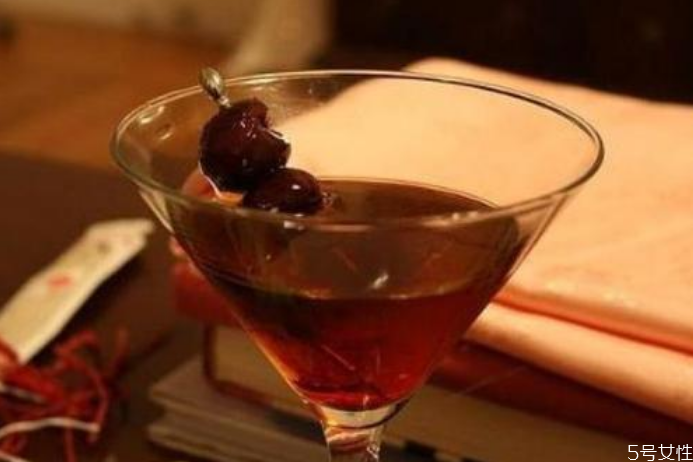 曼哈頓雞尾酒配方 曼哈頓雞尾酒怎么調(diào) 曼哈頓雞尾酒配方 曼哈頓雞尾酒怎么調(diào)