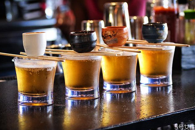 深水炸彈雞尾酒度數(shù) 深水炸彈雞尾酒容易醉嗎 深水炸彈雞尾酒度數(shù) 深水炸彈雞尾酒容易醉嗎