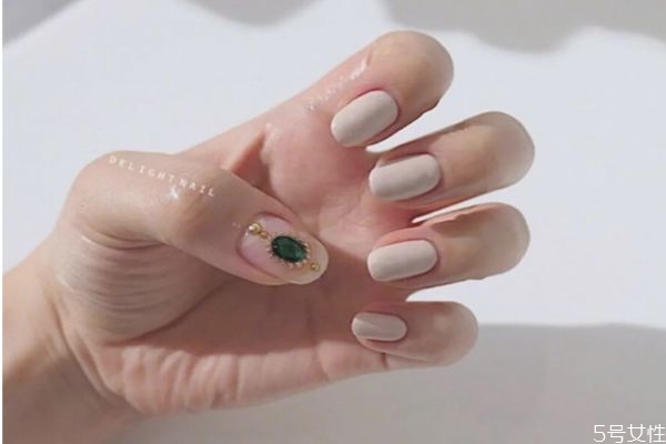 白色法式美甲怎么畫(huà) 百搭法式美甲教程 白色法式美甲怎么畫(huà) 百搭法式美甲教程