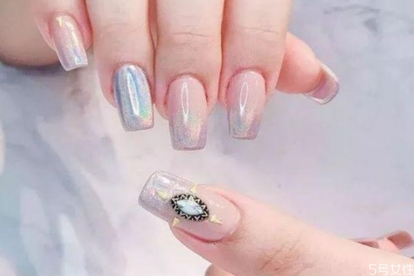 美甲什么可以代替封層 美甲封層注意事項(xiàng) 美甲什么可以代替封層 美甲封層注意事項(xiàng)