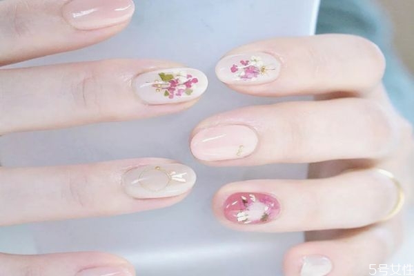 白色法式美甲怎么畫(huà) 百搭法式美甲教程 白色法式美甲怎么畫(huà) 百搭法式美甲教程