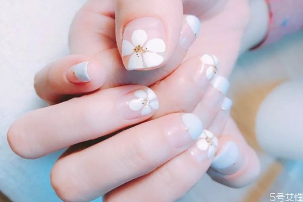 白色法式美甲怎么畫(huà) 百搭法式美甲教程 白色法式美甲怎么畫(huà) 百搭法式美甲教程