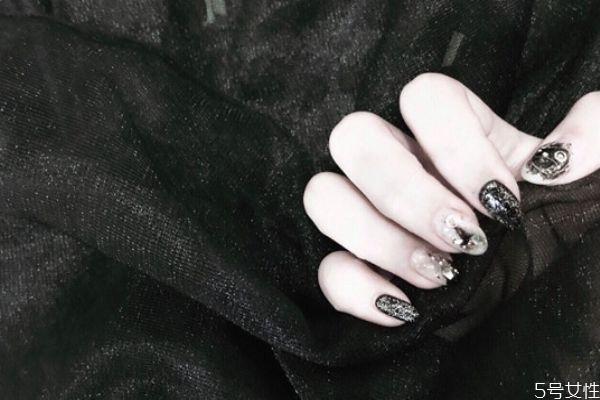 甲油膠太稀很難上色怎么辦 甲油膠稀怎么變濃 甲油膠太稀很難上色怎么辦 甲油膠稀怎么變濃