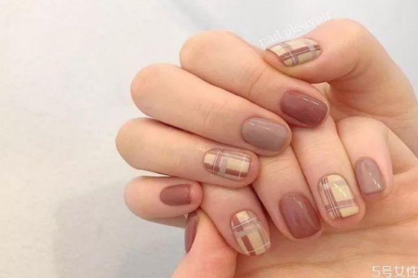 烤的指甲自己可以卸掉嗎 卸甲水可以帶上高鐵嗎 烤的指甲自己可以卸掉嗎 卸甲水可以帶上高鐵嗎