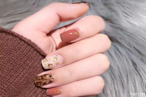 烤的指甲自己可以卸掉嗎 卸甲水可以帶上高鐵嗎 烤的指甲自己可以卸掉嗎 卸甲水可以帶上高鐵嗎