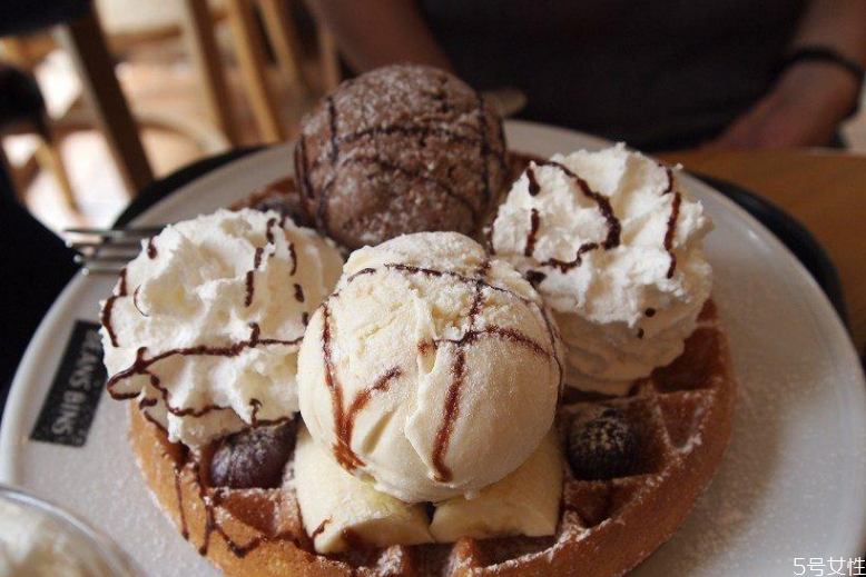 哈根達(dá)斯冰淇淋保質(zhì)期多久 哈根達(dá)斯怎么保存 哈根達(dá)斯冰淇淋保質(zhì)期多久 哈根達(dá)斯怎么保存