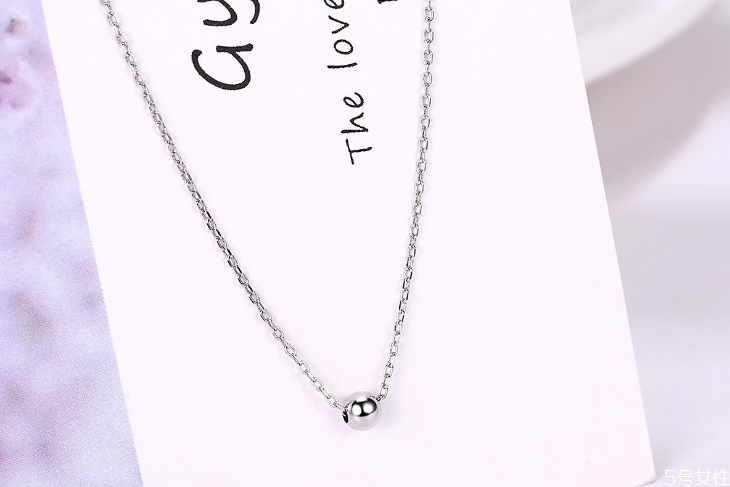 鎖骨鏈到哪個(gè)位置好 鎖骨鏈多長(zhǎng)的最好 鎖骨鏈到哪個(gè)位置好 鎖骨鏈多長(zhǎng)的最好