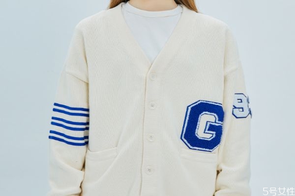 上身胖適合穿什么毛衣 胖女生穿什么樣的毛衣好 上身胖適合穿什么毛衣 胖女生穿什么樣的毛衣好