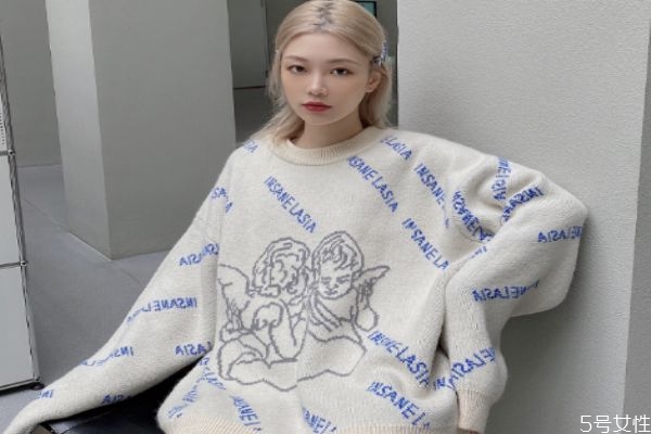 上身胖適合穿什么毛衣 胖女生穿什么樣的毛衣好 上身胖適合穿什么毛衣 胖女生穿什么樣的毛衣好