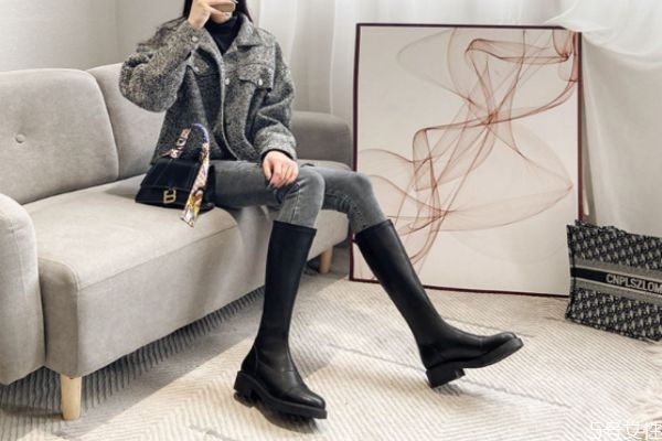 腿粗適合穿什么樣的靴子 馬丁靴女款怎么搭配 腿粗適合穿什么樣的靴子 馬丁靴女款怎么搭配