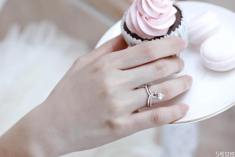 dr鉆戒有g(shù)ia證書嗎 鉆戒要不要有g(shù)ia證書 dr鉆戒有g(shù)ia證書嗎 鉆戒要不要有g(shù)ia證書