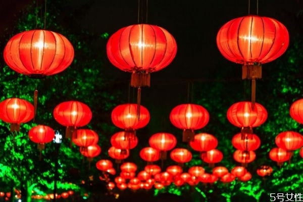 元宵節(jié)張燈習俗的來歷 元宵節(jié)的來歷
