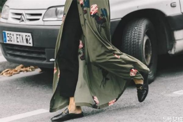 瑪麗珍鞋是什么意思 瑪麗珍鞋和樂福鞋區(qū)別 瑪麗珍鞋是什么意思 瑪麗珍鞋和樂福鞋區(qū)別