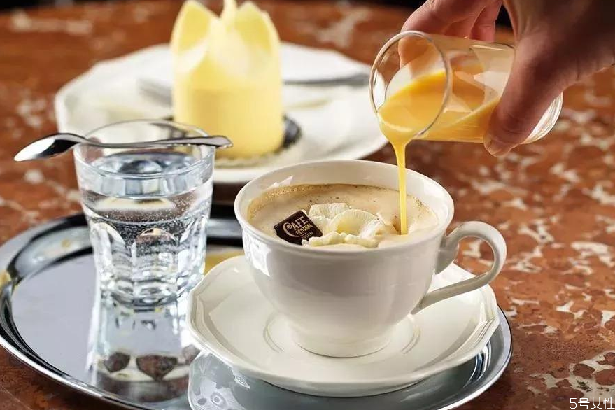 利口酒和力嬌酒什么關系 利口酒和力嬌酒區(qū)別 利口酒和力嬌酒什么關系 利口酒和力嬌酒區(qū)別