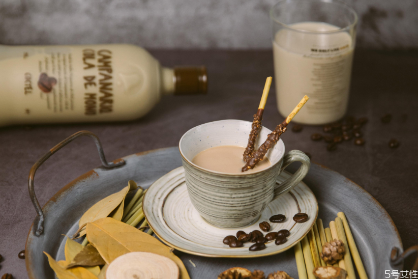 咖啡利口酒怎么調(diào) 咖啡利口酒可以調(diào)什么雞尾酒 咖啡利口酒怎么調(diào) 咖啡利口酒可以調(diào)什么雞尾酒