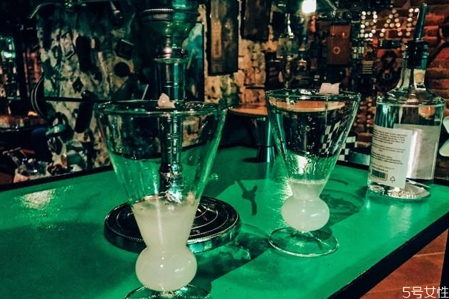 苦艾酒可以直接喝嗎 苦艾酒配什么喝好喝 苦艾酒可以直接喝嗎 苦艾酒配什么喝好喝