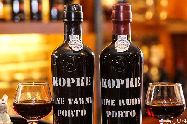 波特酒屬于什么酒 波特酒為什么叫晚安酒 波特酒屬于什么酒 波特酒為什么叫晚安酒