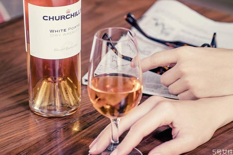 波特酒用什么杯子 波特酒怎么喝 波特酒用什么杯子 波特酒怎么喝