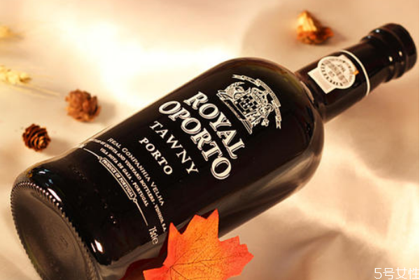 波特酒是哪個(gè)國(guó)家的國(guó)酒 紅波特酒好喝還是茶波特酒好 波特酒是哪個(gè)國(guó)家的國(guó)酒 紅波特酒好喝還是茶波特酒好