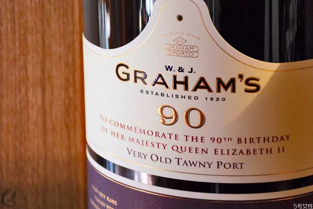 波特酒什么味道 波特酒和紅酒的區(qū)別 波特酒什么味道 波特酒和紅酒的區(qū)別