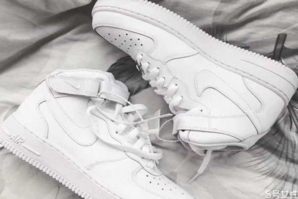 nike air force1夏天穿熱不熱 空軍一號(hào)和aj哪個(gè)檔次高 nike air force1夏天穿熱不熱 空軍一號(hào)和aj哪個(gè)檔次高