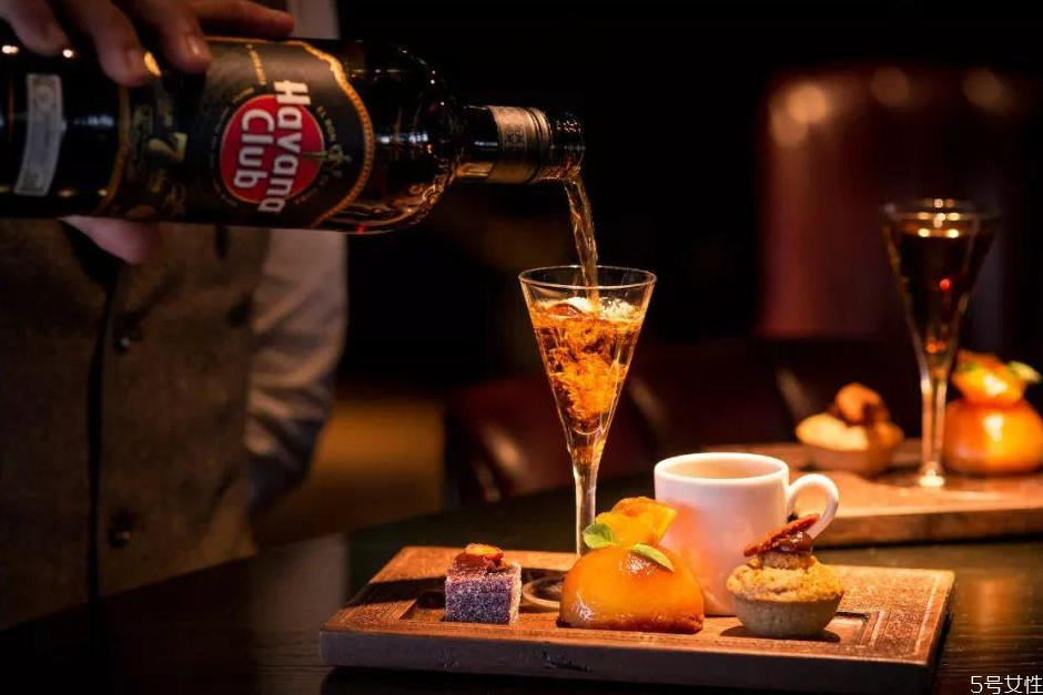 朗姆酒度數(shù) 朗姆酒兌什么好喝 朗姆酒度數(shù) 朗姆酒兌什么好喝