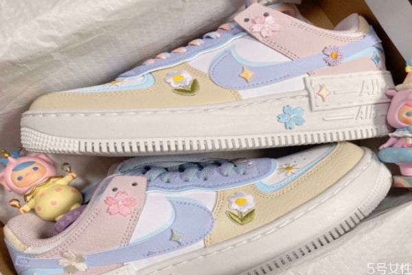 空軍一號(hào)開膠是通病嗎 空軍一號(hào)到底值不值得買 空軍一號(hào)開膠是通病嗎 空軍一號(hào)到底值不值得買