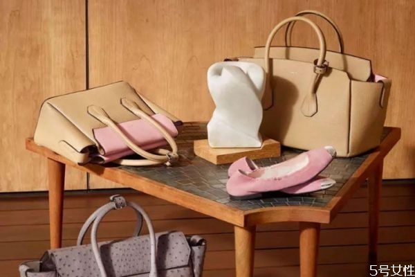 bally跟哪個(gè)品牌同等級(jí) bally是哪個(gè)國(guó)家的品牌 bally跟哪個(gè)品牌同等級(jí) bally是哪個(gè)國(guó)家的品牌