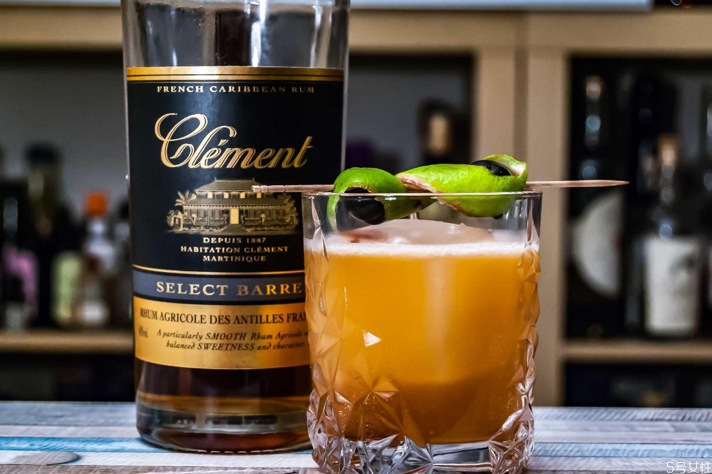 朗姆酒是甜的嗎 朗姆酒可以兌果汁嗎 朗姆酒是甜的嗎 朗姆酒可以兌果汁嗎