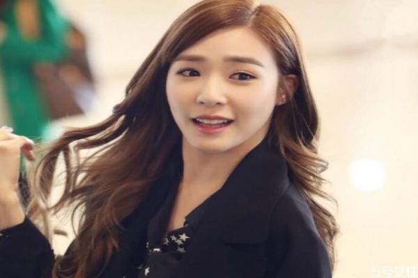 斜劉海怎么剪 斜劉海適合什么發(fā)型 斜劉海怎么剪 斜劉海適合什么發(fā)型