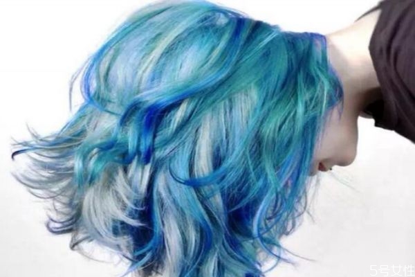 漂發(fā)多久后可以染發(fā) 漂和染可以一天嗎 漂發(fā)多久后可以染發(fā) 漂和染可以一天嗎