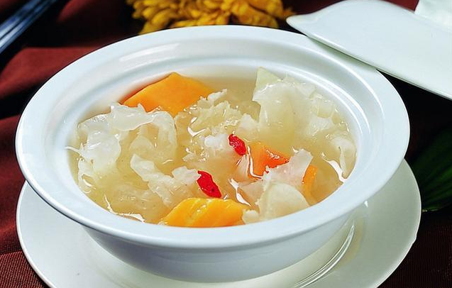 銀耳營(yíng)養(yǎng)價(jià)值有多高 銀耳的飲食宜忌有哪些 銀耳營(yíng)養(yǎng)價(jià)值有多高 銀耳的飲食宜忌有哪些