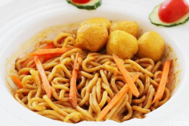 車仔面是什么面做成的 車仔面和普通面的區(qū)別 車仔面是什么面做成的 車仔面和普通面的區(qū)別