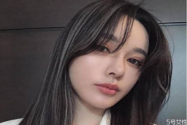 八字劉海配直發(fā)好看嗎 直發(fā)八字劉海怎么剪 八字劉海配直發(fā)好看嗎 直發(fā)八字劉海怎么剪