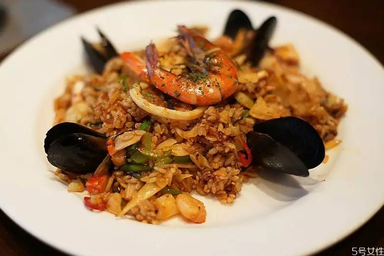 牛油拌飯好吃嗎 牛油拌飯的牛油是什么 牛油拌飯好吃嗎 牛油拌飯的牛油是什么