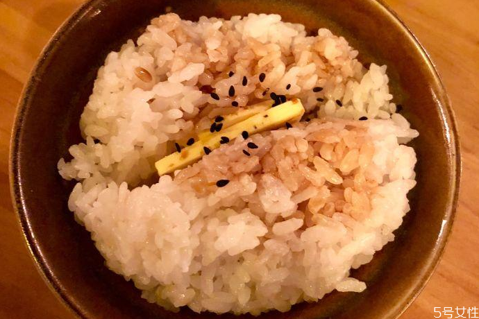 牛油拌飯是哪里的特色 牛油拌飯配方 牛油拌飯是哪里的特色 牛油拌飯配方