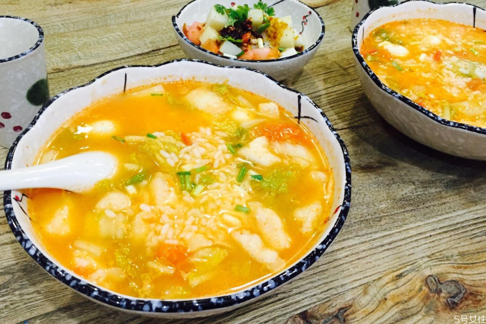 燙飯對(duì)身體有害嗎 燙飯對(duì)胃的危害 燙飯對(duì)身體有害嗎 燙飯對(duì)胃的危害