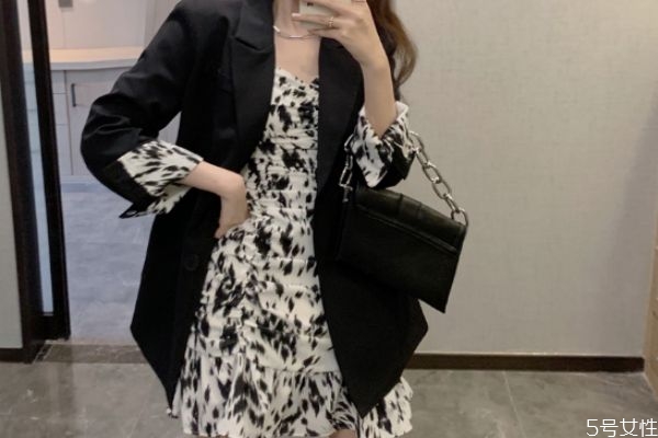 西裝外套女怎么搭配 西裝外套里面穿什么好看 西裝外套女怎么搭配 西裝外套里面穿什么好看