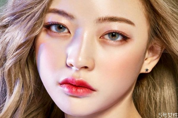 每天戴美瞳對眼睛影響大嗎 戴美瞳對眼睛有傷害嗎 每天戴美瞳對眼睛影響大嗎 戴美瞳對眼睛有傷害嗎