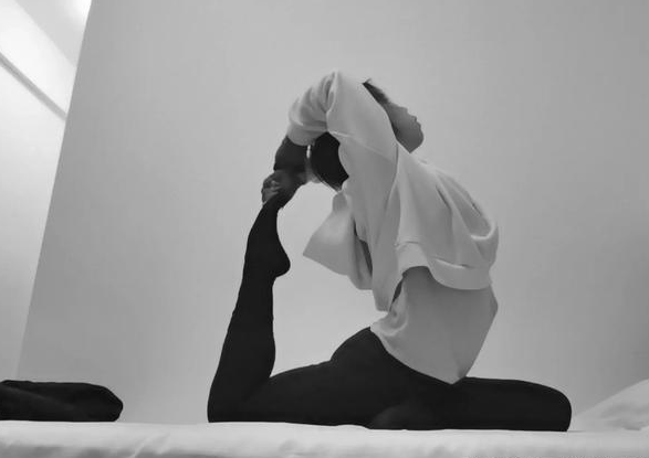 中老年人抬腿壓腿有什么好處 中老年人抬腿壓腿有什么好處