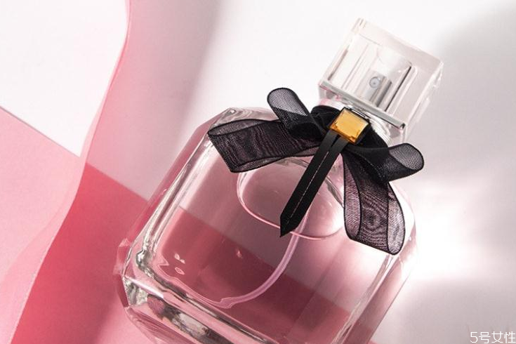 反轉(zhuǎn)巴黎淡香好還是濃香好 反轉(zhuǎn)巴黎淡香和濃香的區(qū)別 反轉(zhuǎn)巴黎淡香好還是濃香好 反轉(zhuǎn)巴黎淡香和濃香的區(qū)別