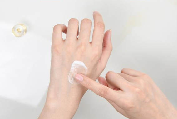 修正祛斑霜真的能去掉臉上的斑嗎 修正祛斑霜真的管用嗎 修正祛斑霜真的能去掉臉上的斑嗎 修正祛斑霜真的管用嗎